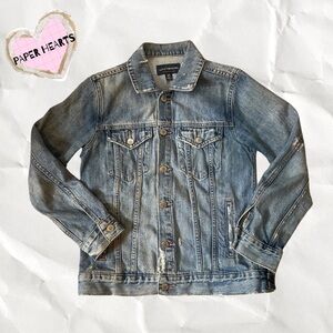 Lucky Brand Light blue denim jacket with a distressed look 🩵